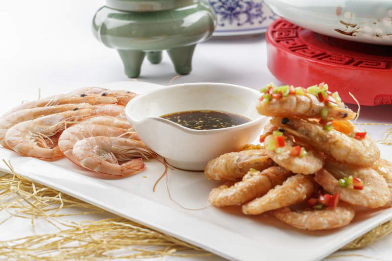 蘸汁两吃虾油炸虾盐水虾图片