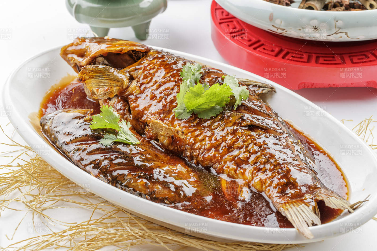 浇汁干烧官厅鲤鱼图片