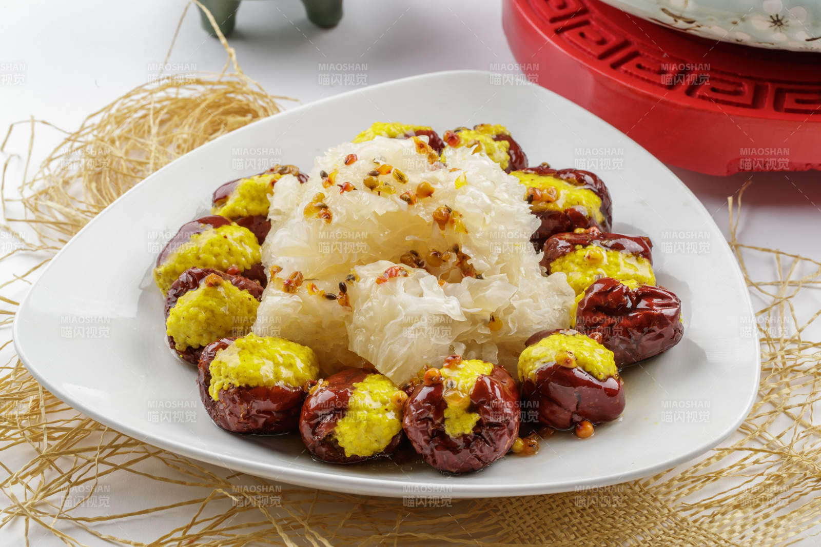 小米红枣银耳配沙棘酱图片