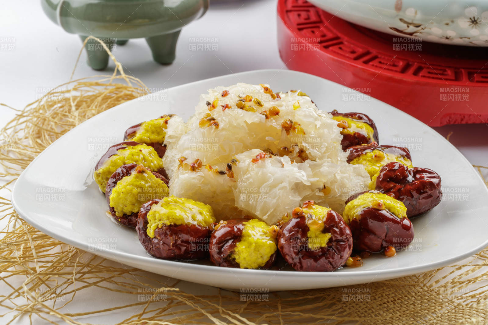 小米红枣银耳配沙棘酱图片