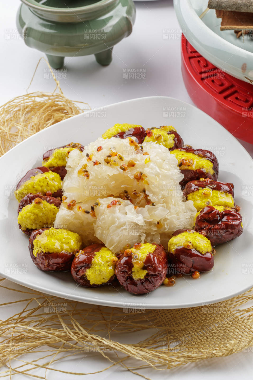 小米红枣银耳配沙棘酱图片