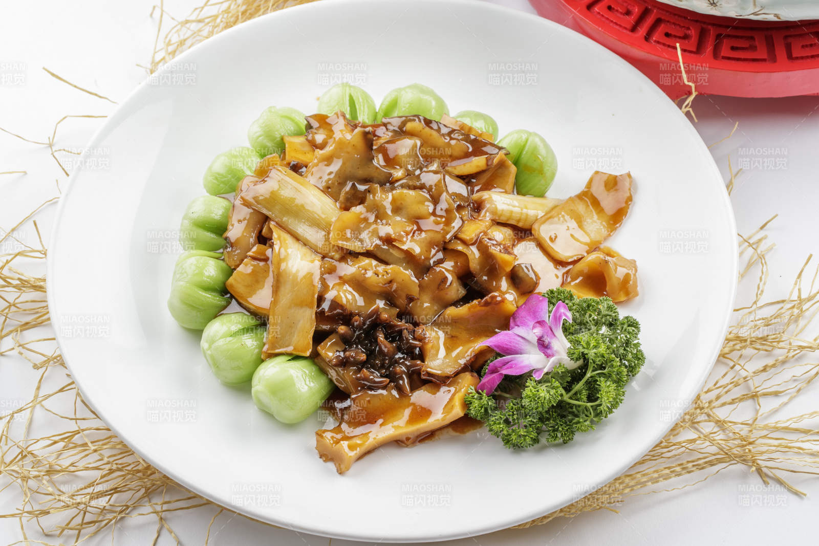 葱烧海参杏鲍菇图片