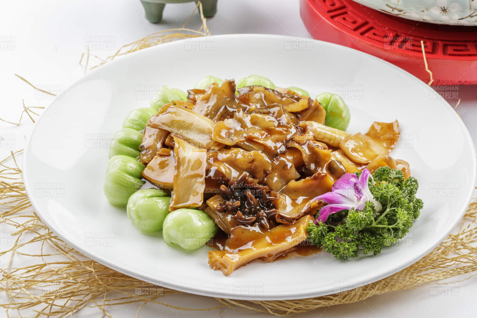 葱烧海参杏鲍菇图片