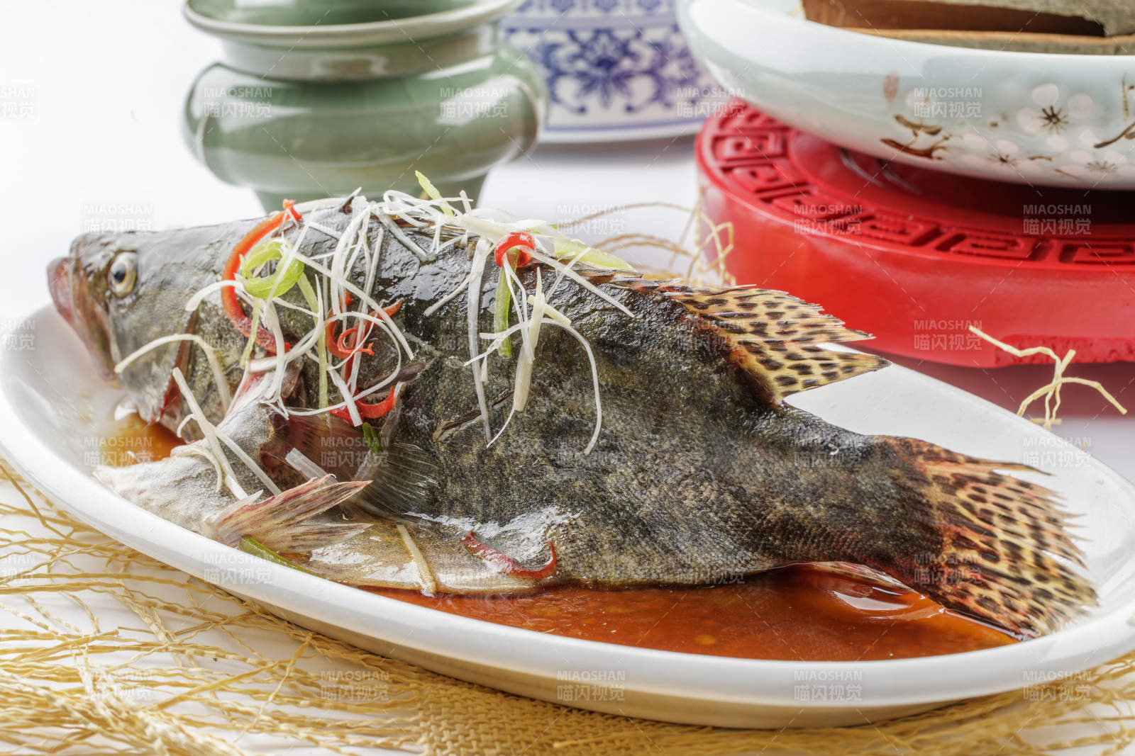 浇汁清蒸桂鱼图片