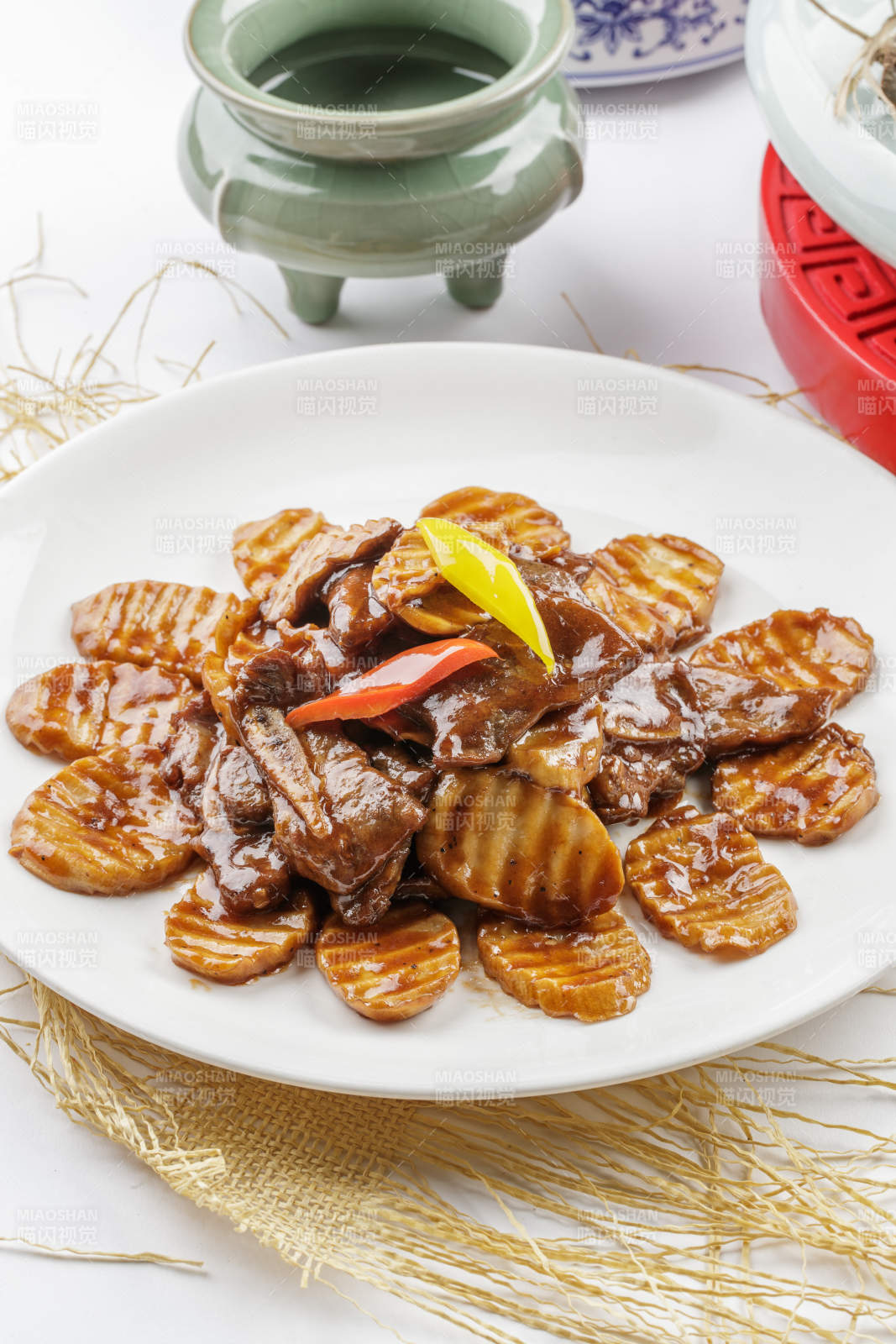 XO酱爆杏鲍菇牛仔骨图片