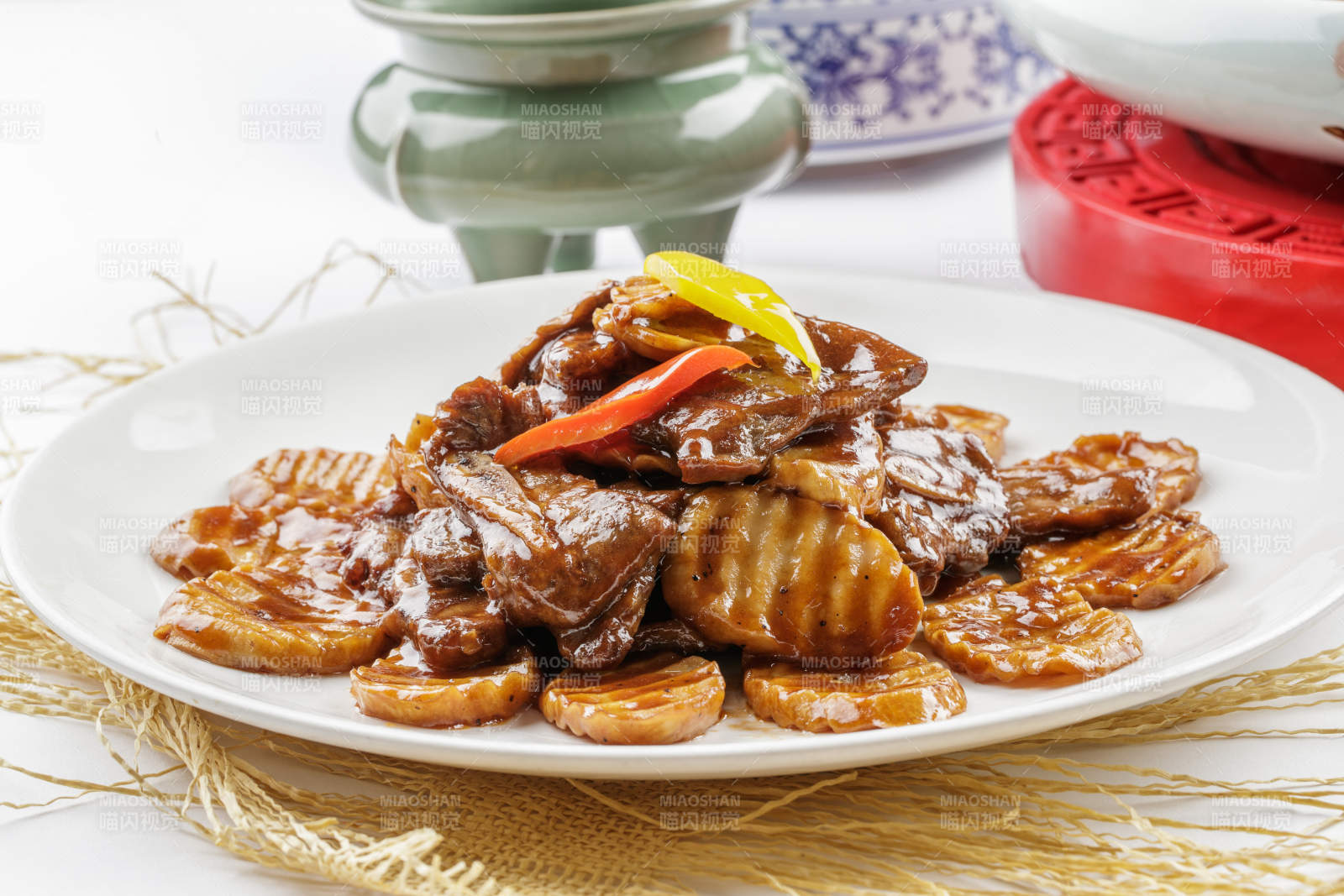 XO酱爆杏鲍菇牛仔骨图片