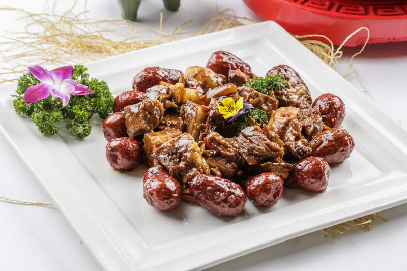 和田蜜枣烧牛腩图片