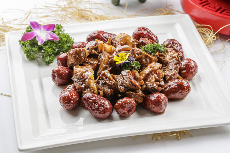 和田蜜枣烧牛腩图片