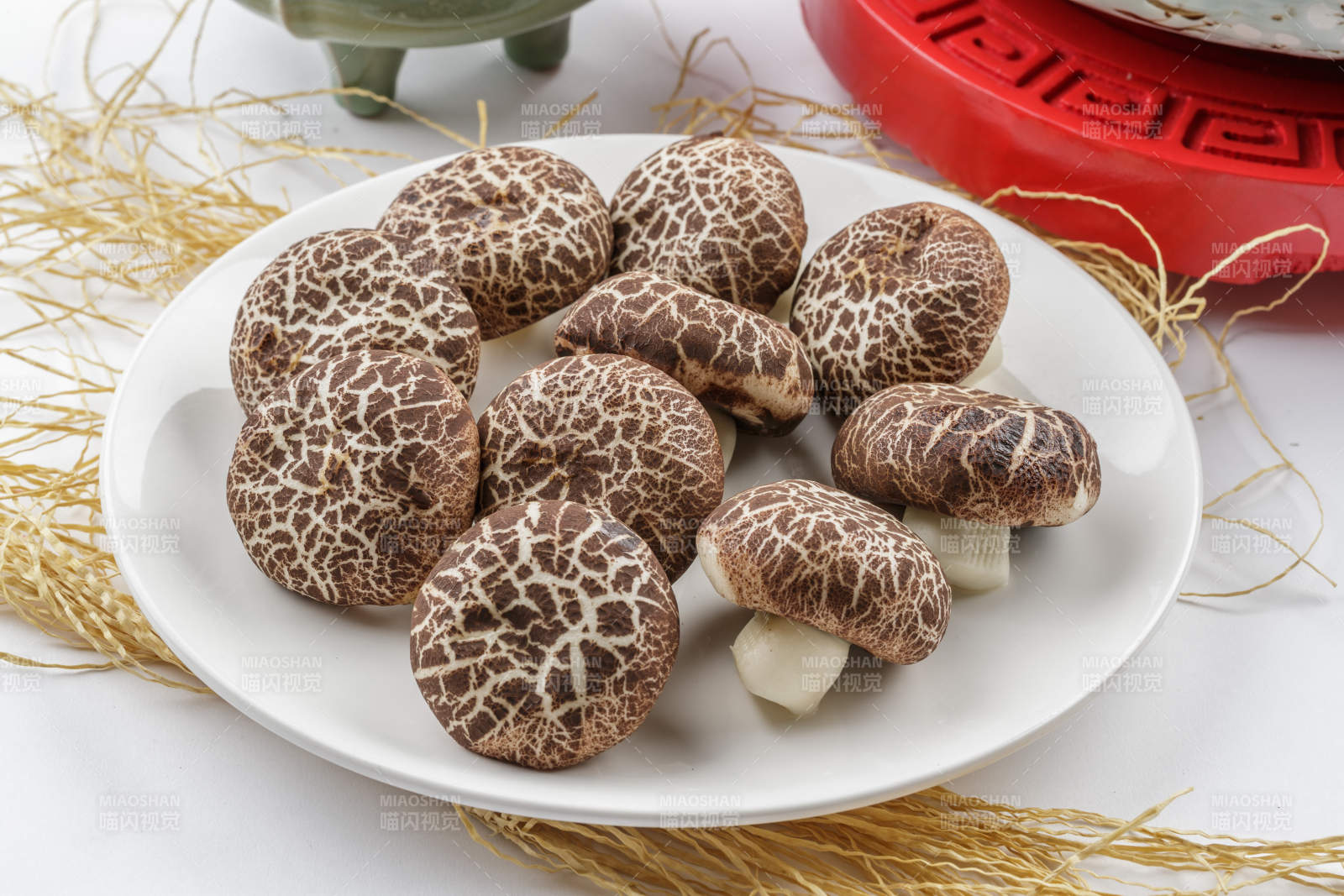 酱肉香菇包图片