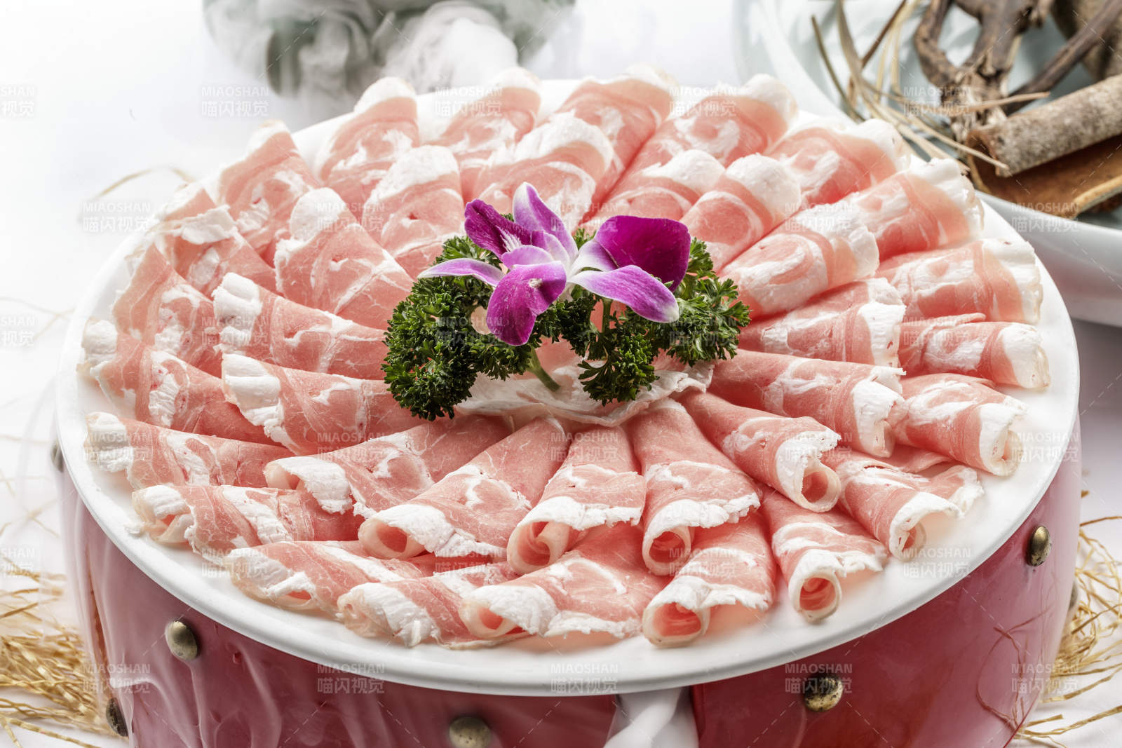 涮锅火锅食材羊上脑卷上脑肥羊卷图片