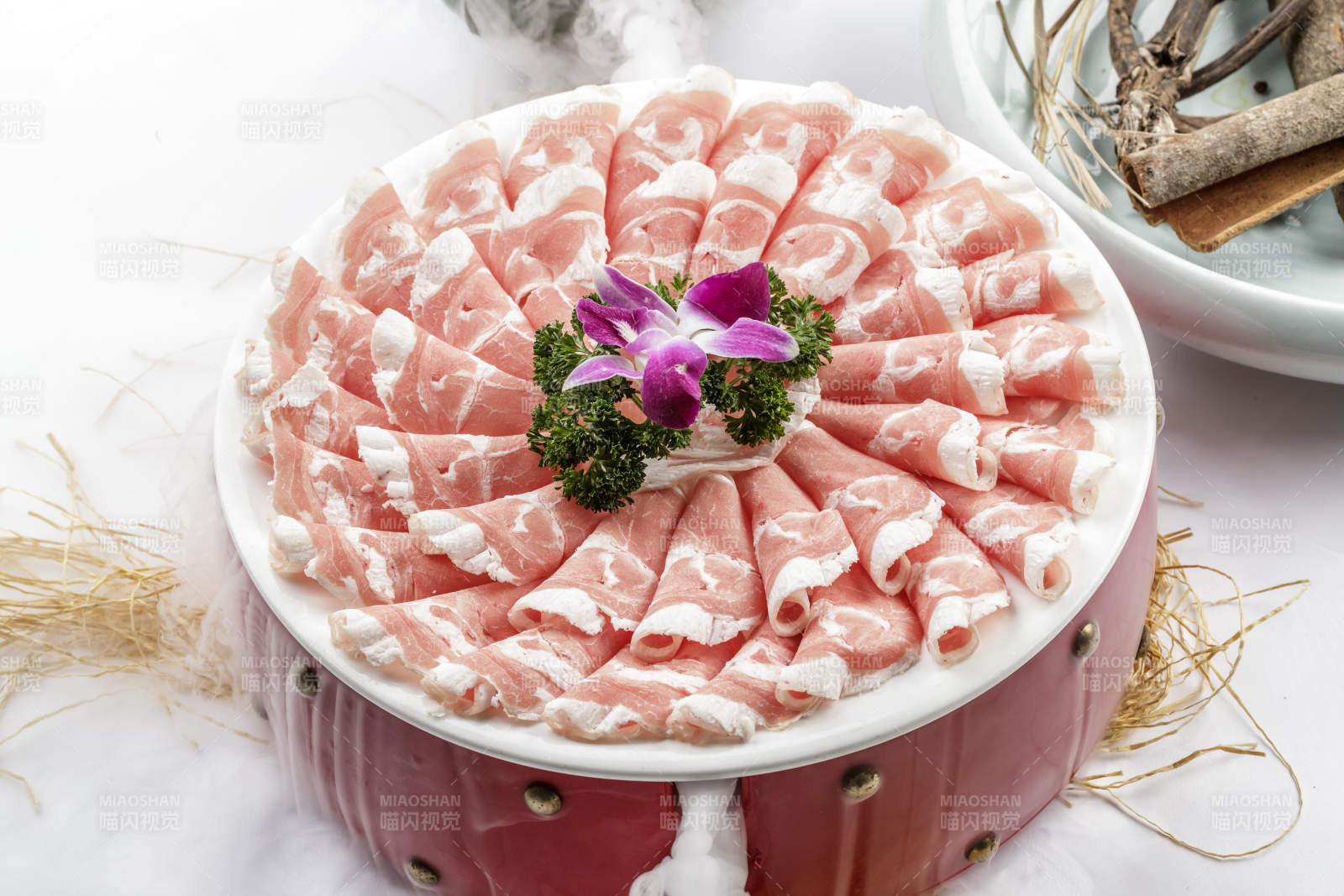 涮锅火锅食材羊上脑卷上脑肥羊卷图片