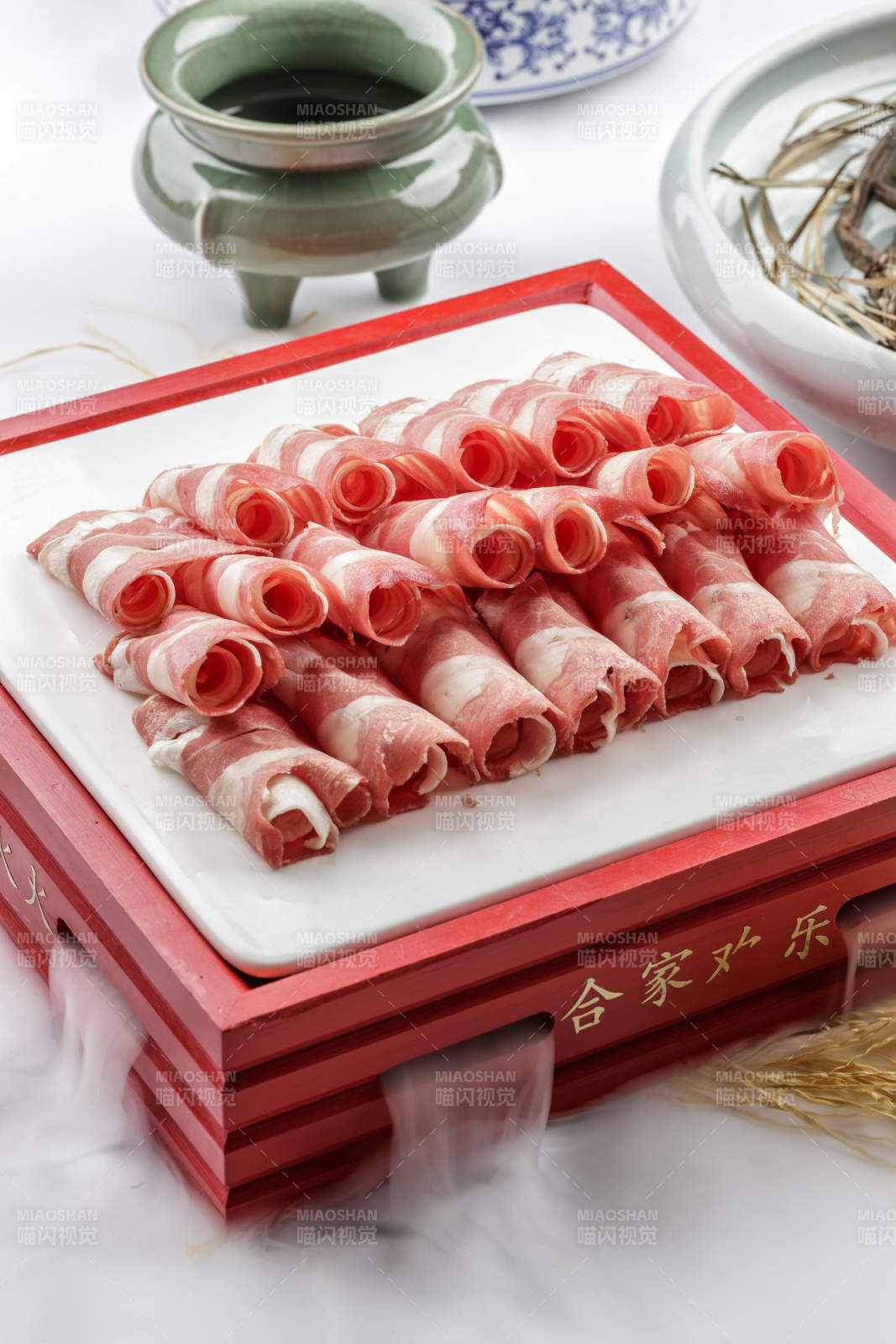 涮锅火锅食材草原羔羊肉卷图片