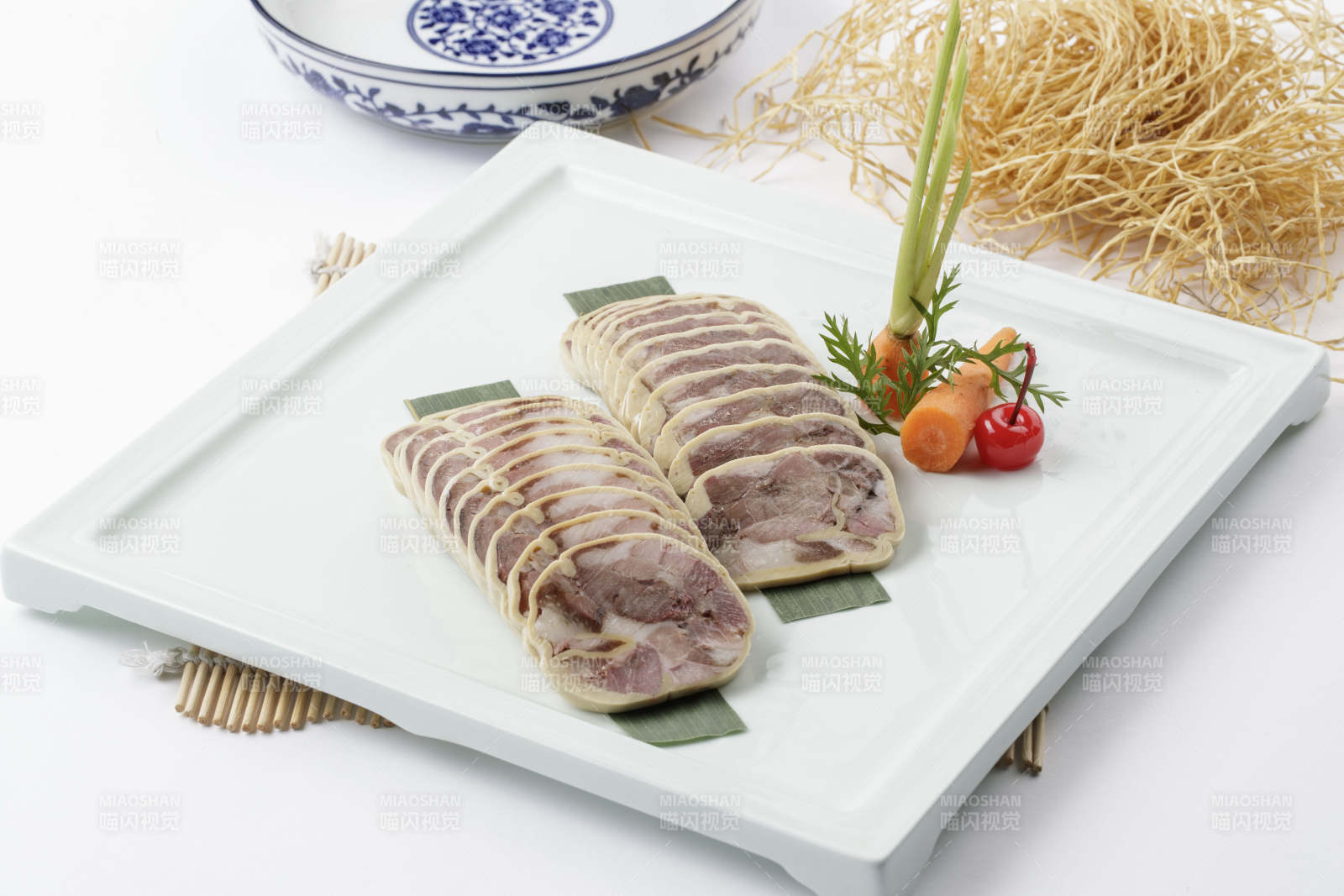 鱿鱼猪肘花卷切片图片