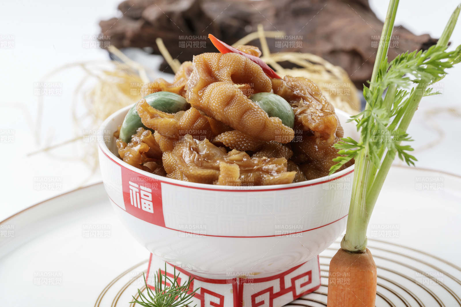 腊八蒜卤鸡脚图片