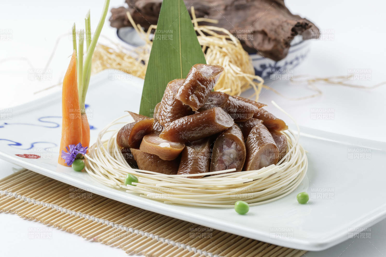 分切烟熏猪尾图片