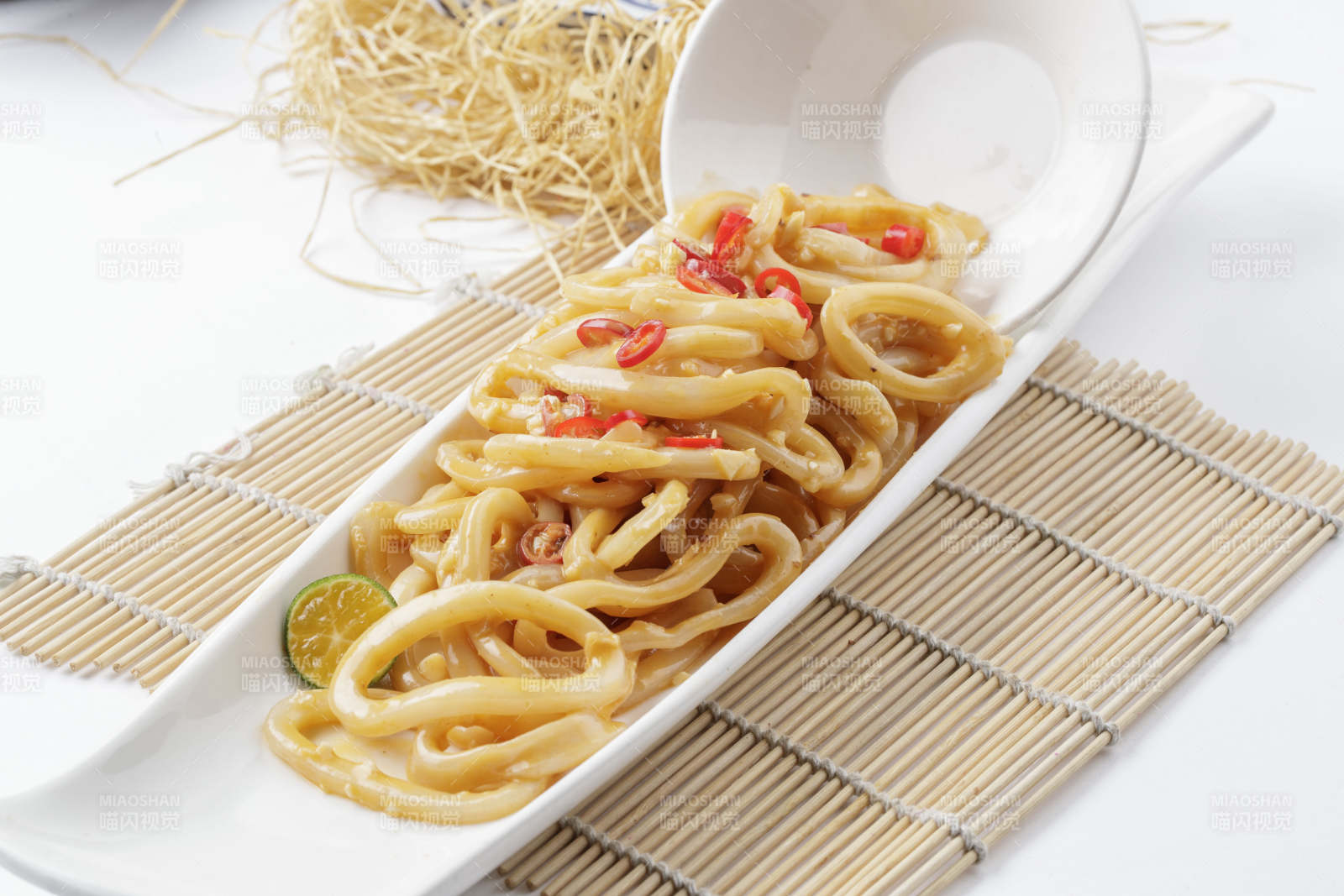 酸辣鱿鱼圈图片