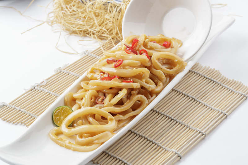 酸辣鱿鱼圈图片