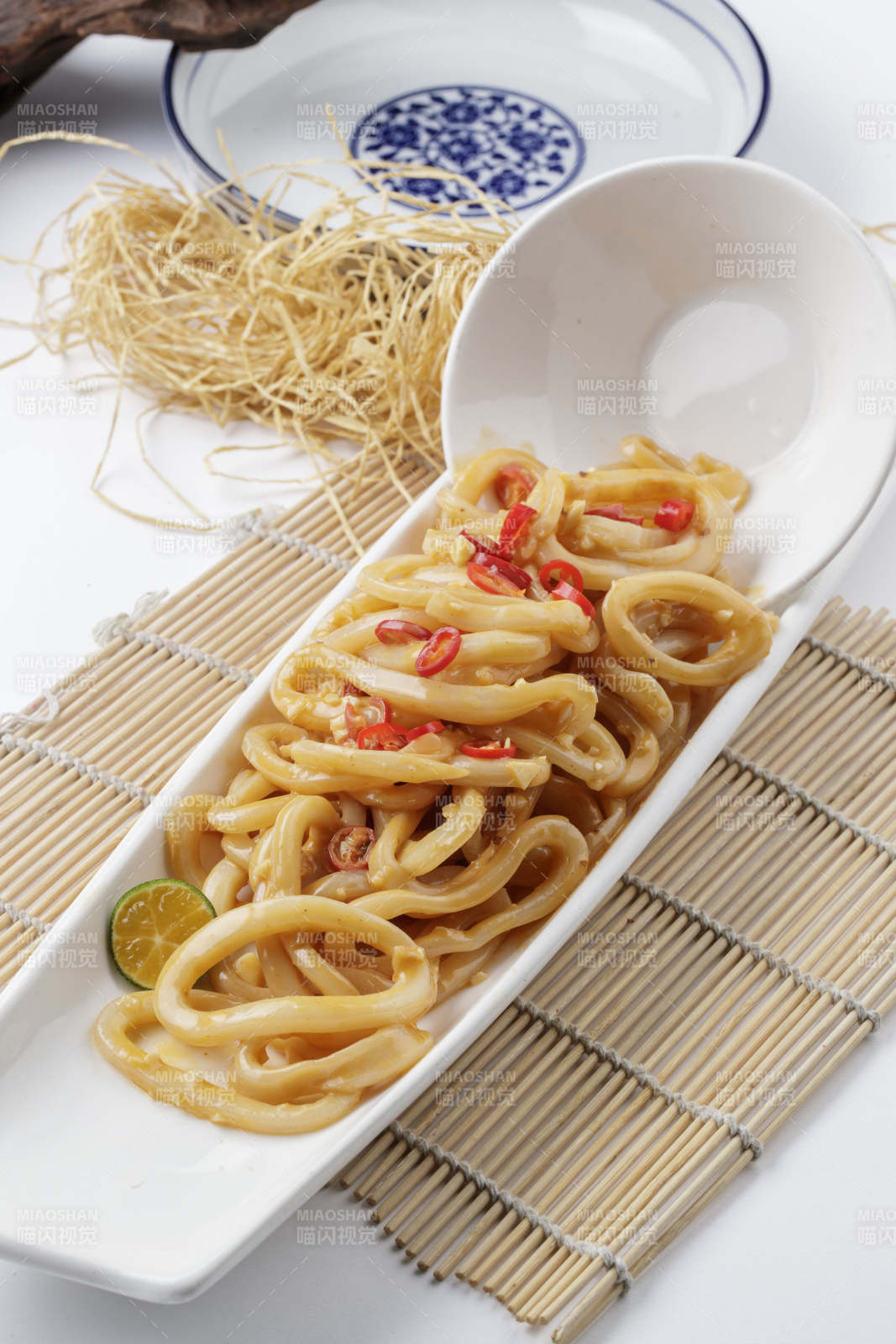 酸辣鱿鱼圈图片