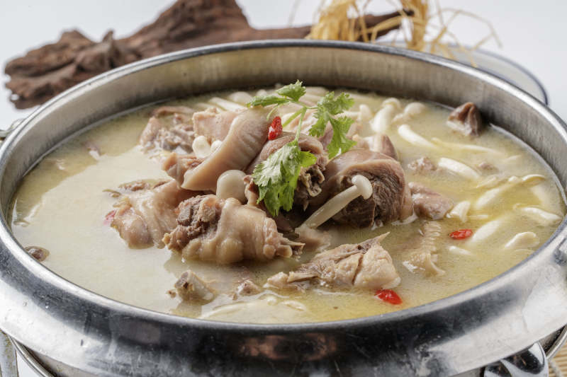 猪手山珍菌炖浓汤图片