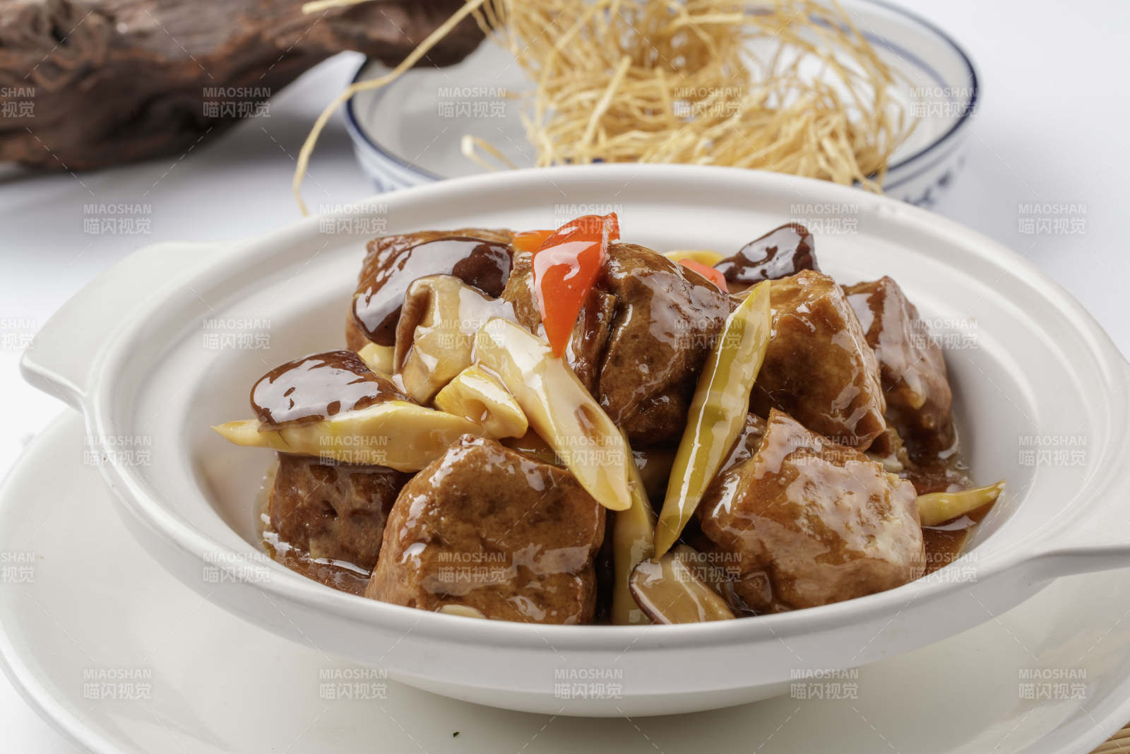 笋尖豆腐泡烧肉图片