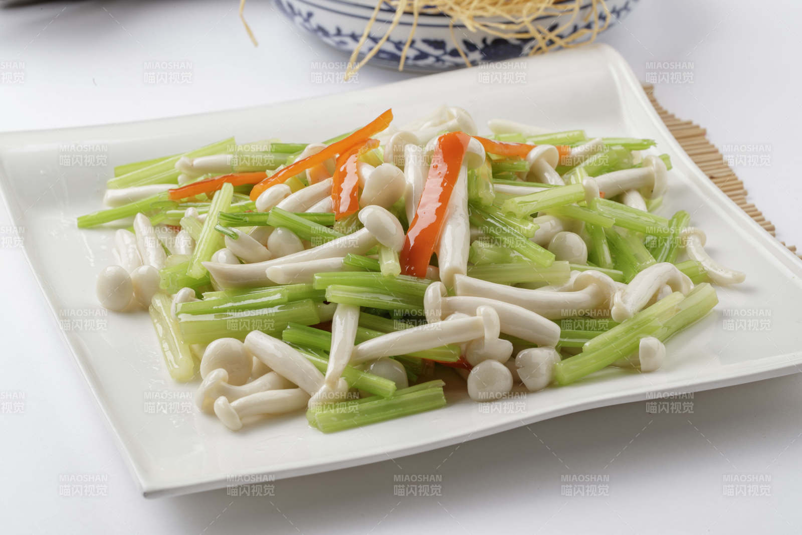 西芹海鲜菇图片