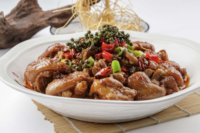 藤椒麻辣焖猪蹄图片