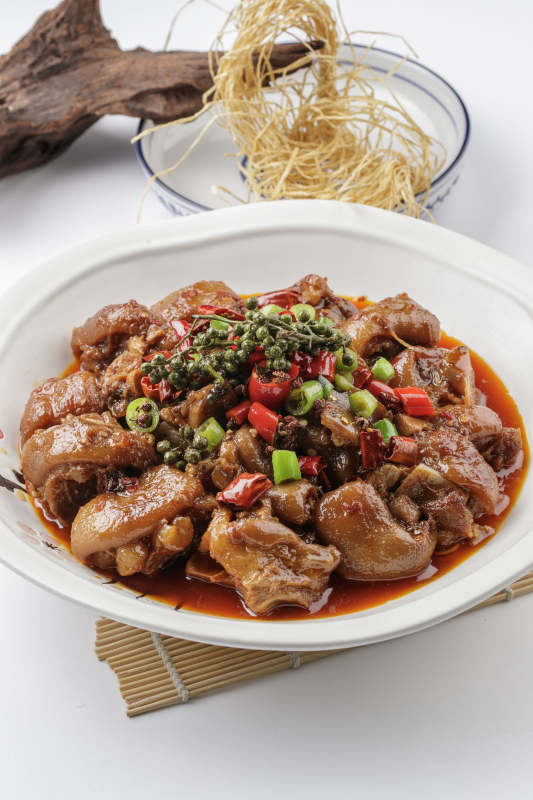 藤椒麻辣焖猪蹄图片