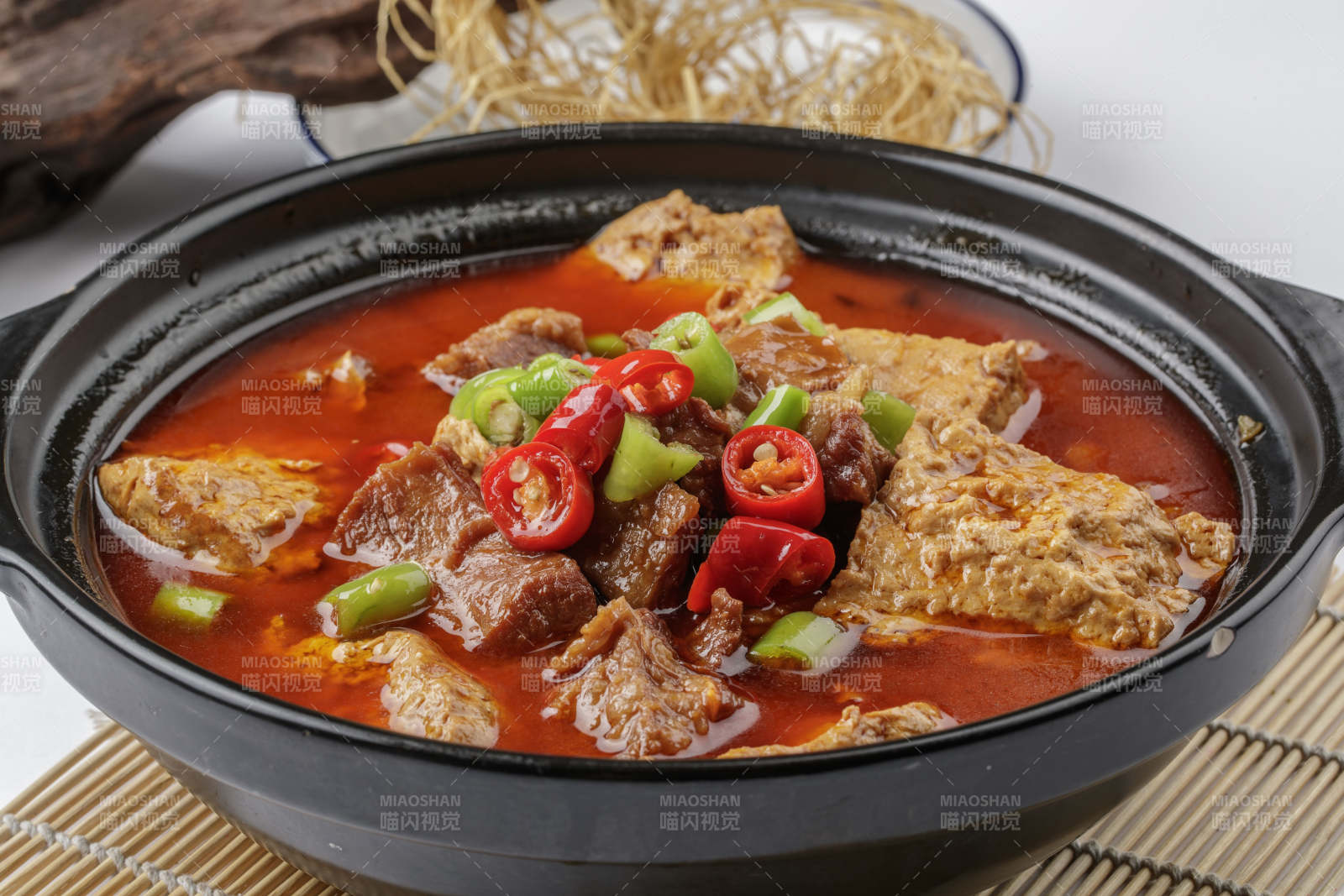 番茄牛腩豆腐煲图片