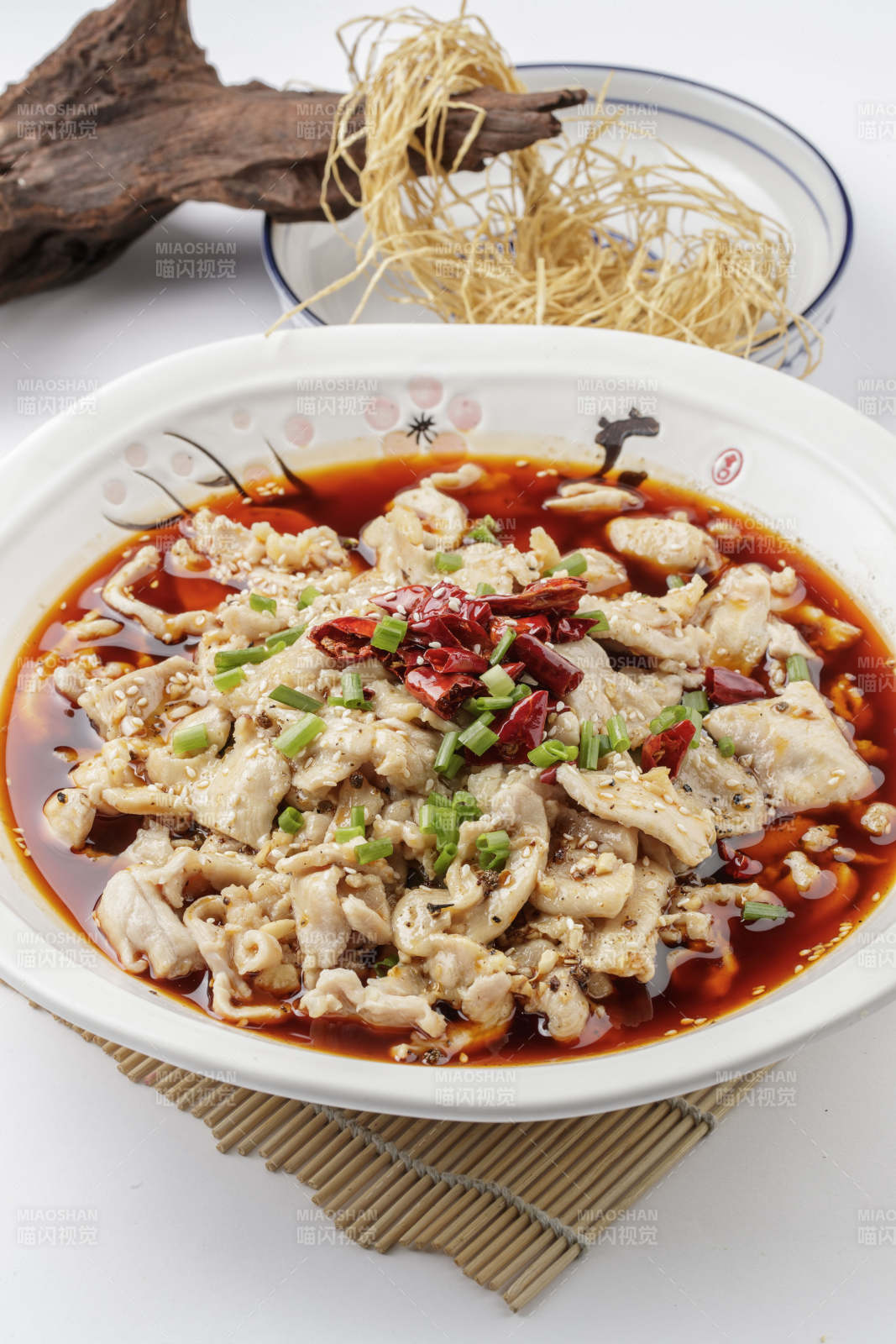 红油水煮鸡片图片