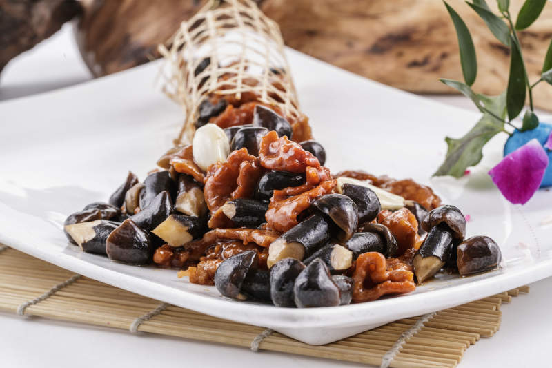 蒜香肉炒黑皮鸡枞菌图片