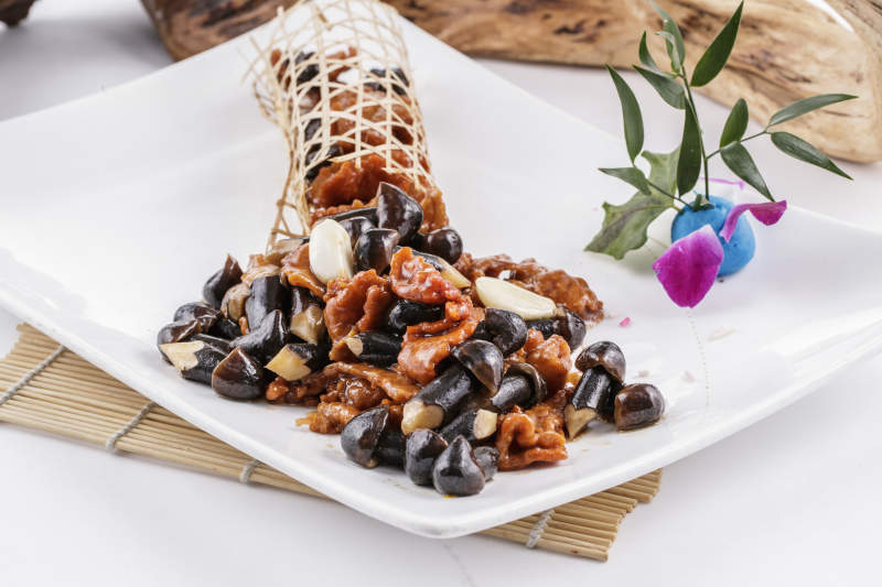 蒜香肉炒黑皮鸡枞菌图片