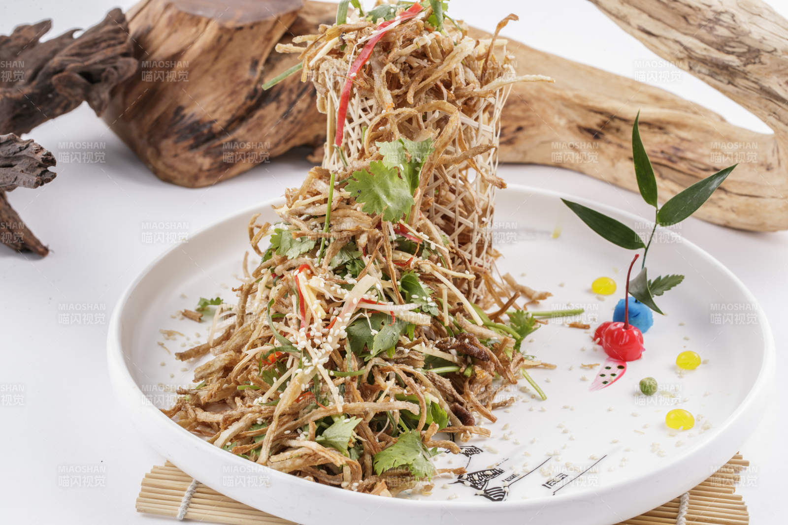 美味凉拌油炸手撕鸡丝图片