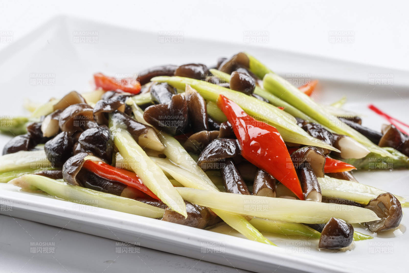 西芹彩椒鸡枞菌图片