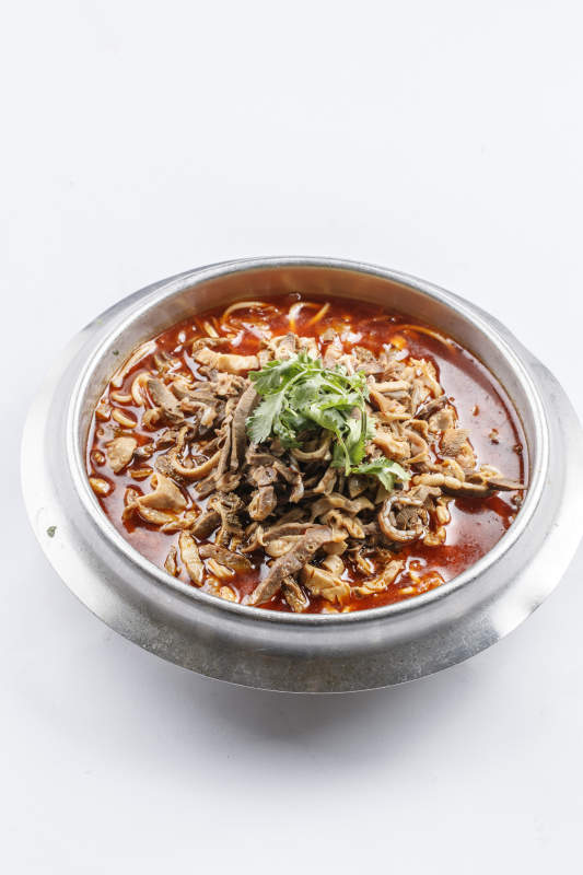 锅仔红油羊杂粉图片