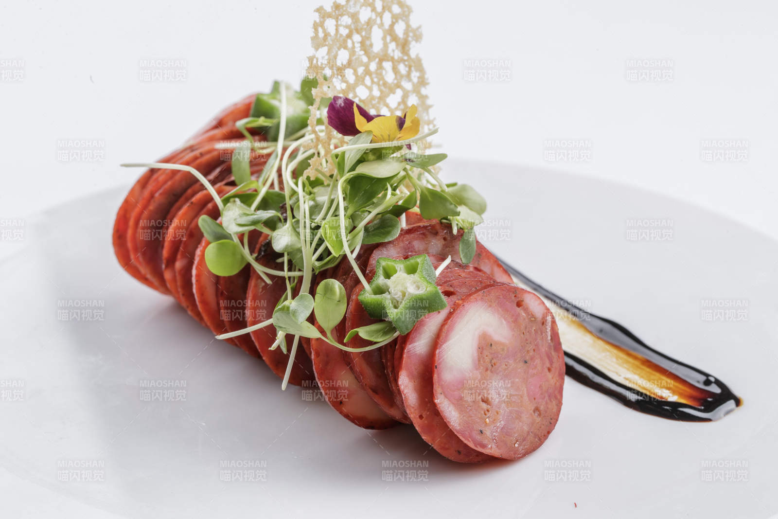 川味熏腊肠切片图片