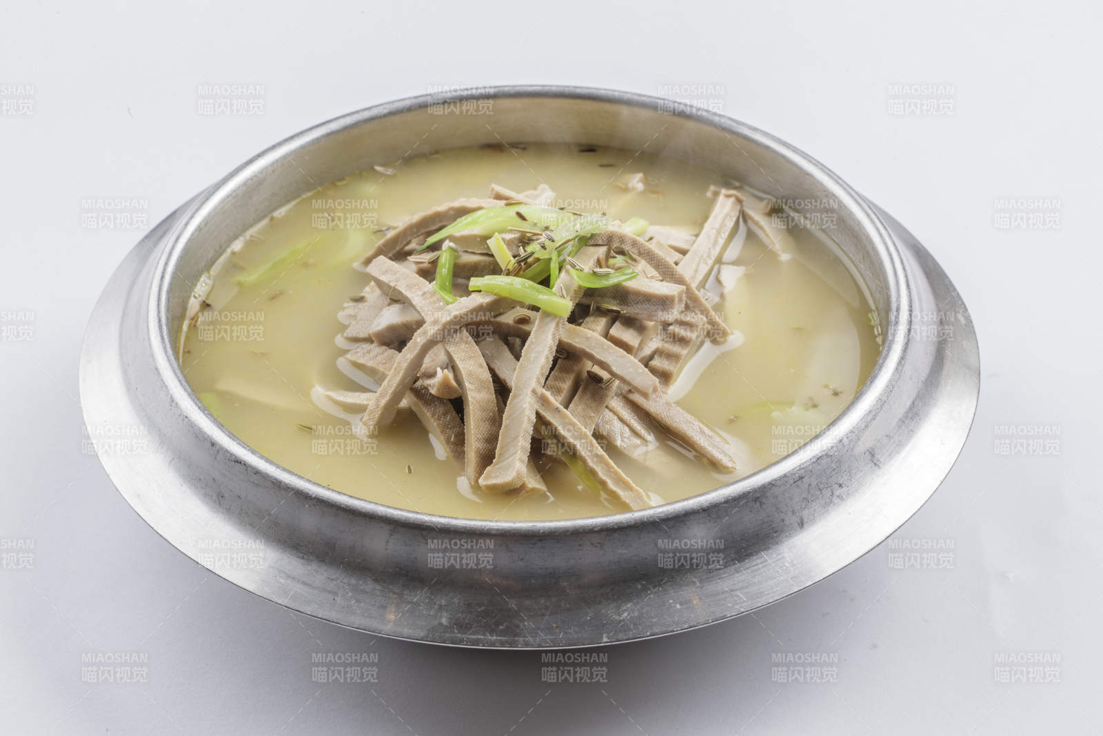 锅仔浓汤烟熏豆腐干图片