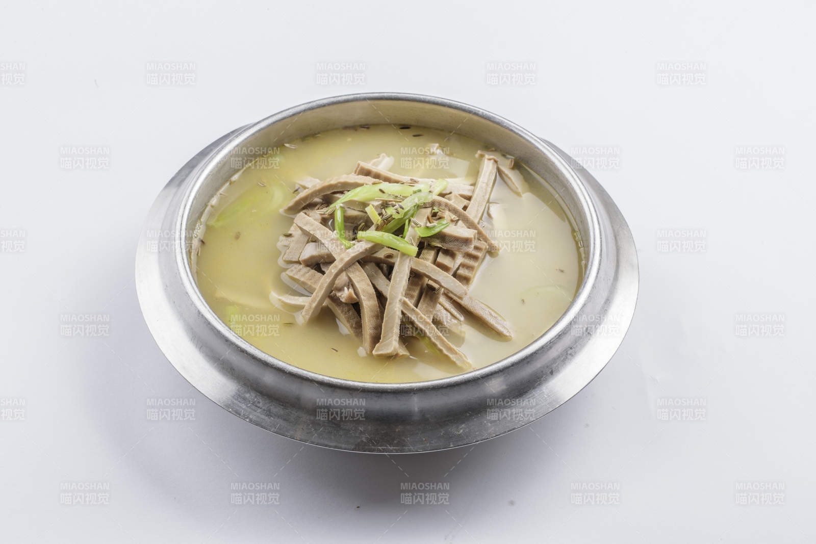 锅仔浓汤烟熏豆腐干图片