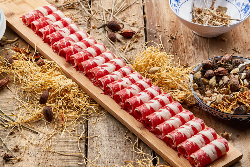 草原绵羊一米肉片图片