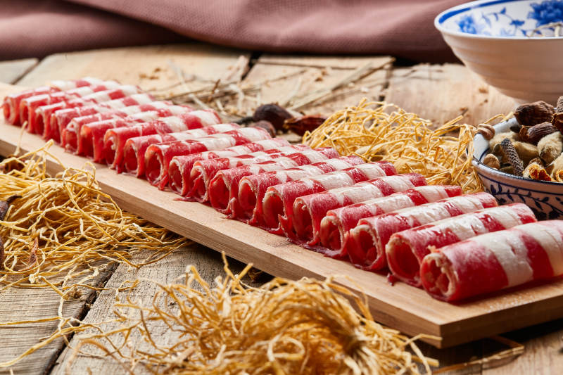 草原绵羊一米肉片图片