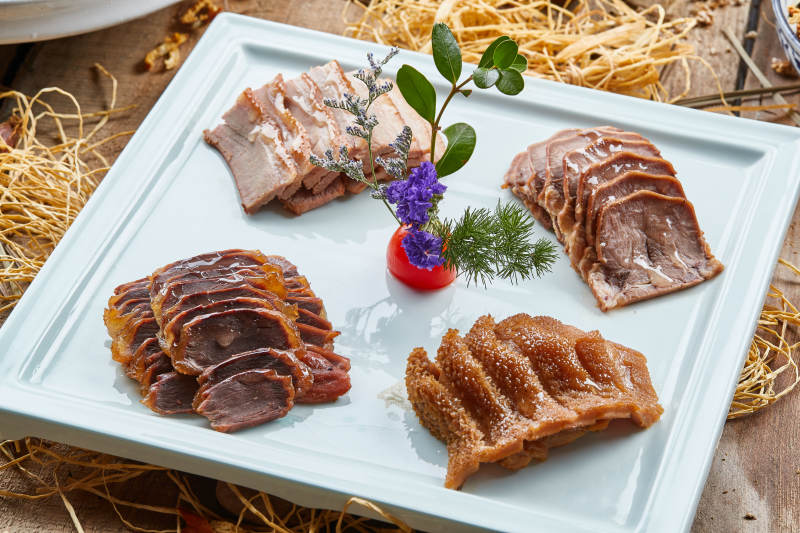 美味熏酱拼盘图片