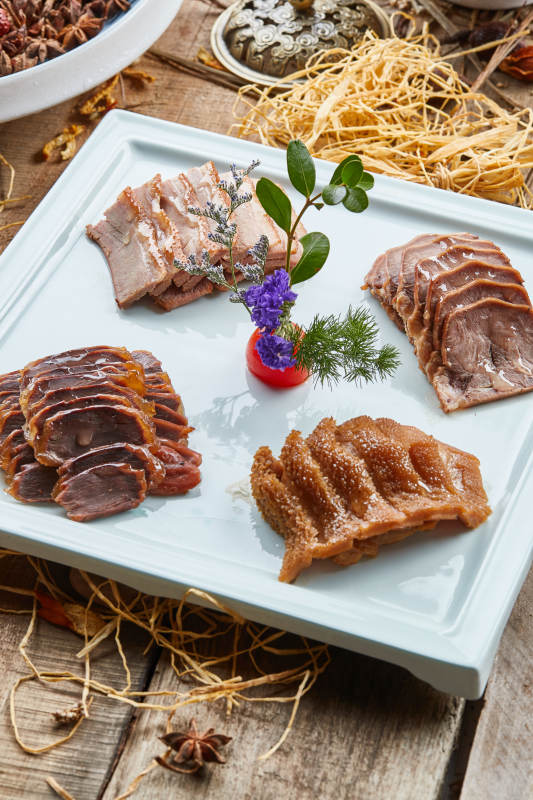 美味熏酱拼盘图片