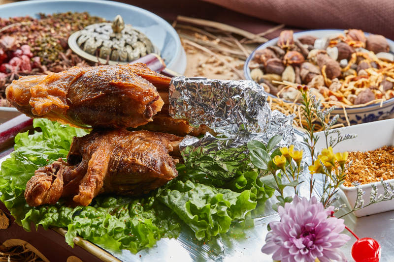 炭烤火鸡腿肉图片