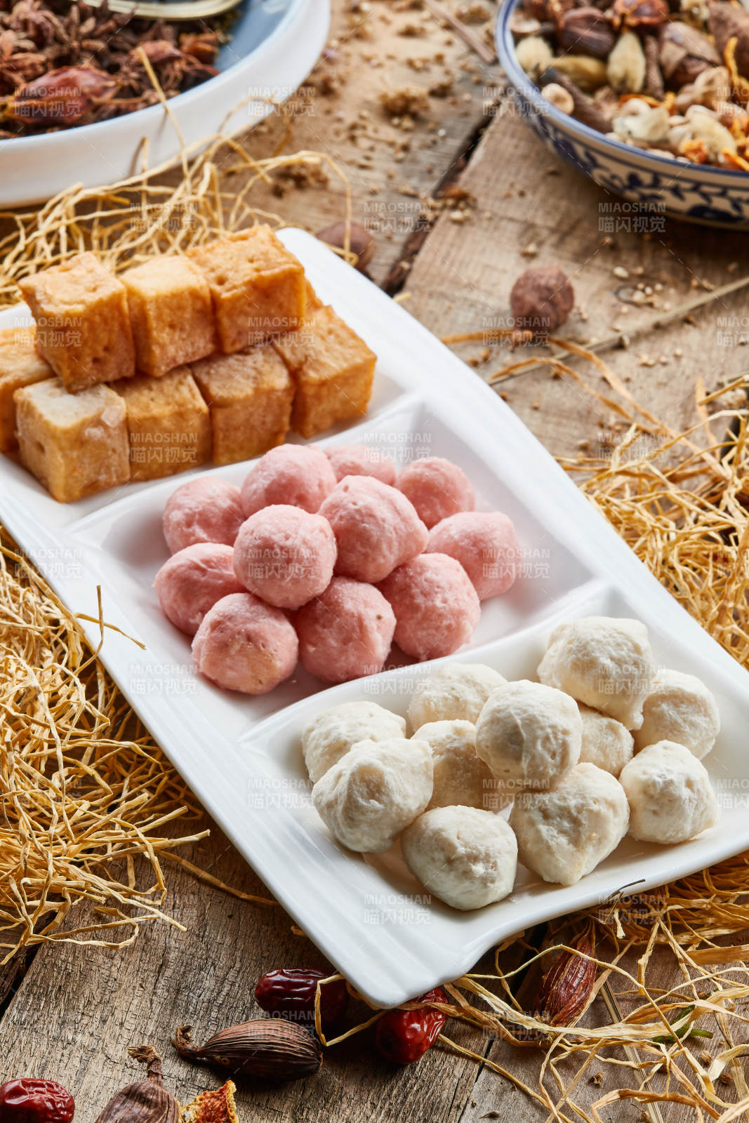 火锅食材鱼丸虾丸鱼豆腐三拼图片