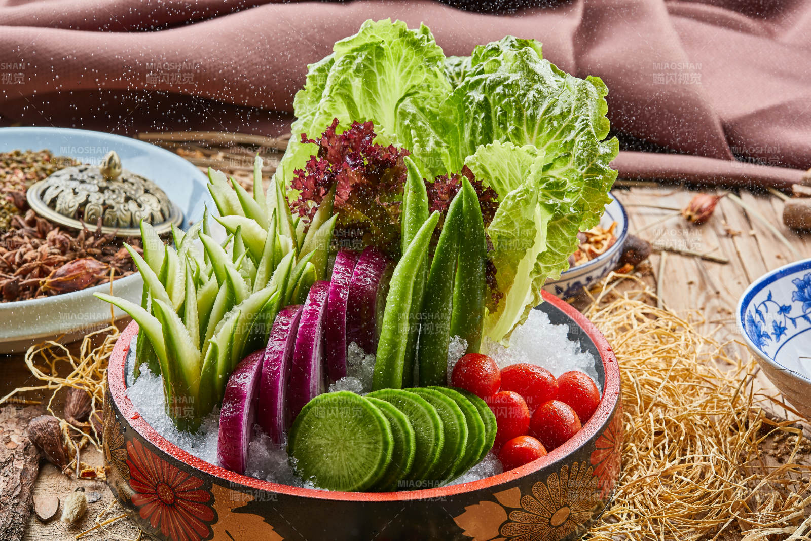 蘸酱田园时蔬大拌菜图片