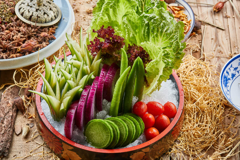 蘸酱田园时蔬大拌菜图片