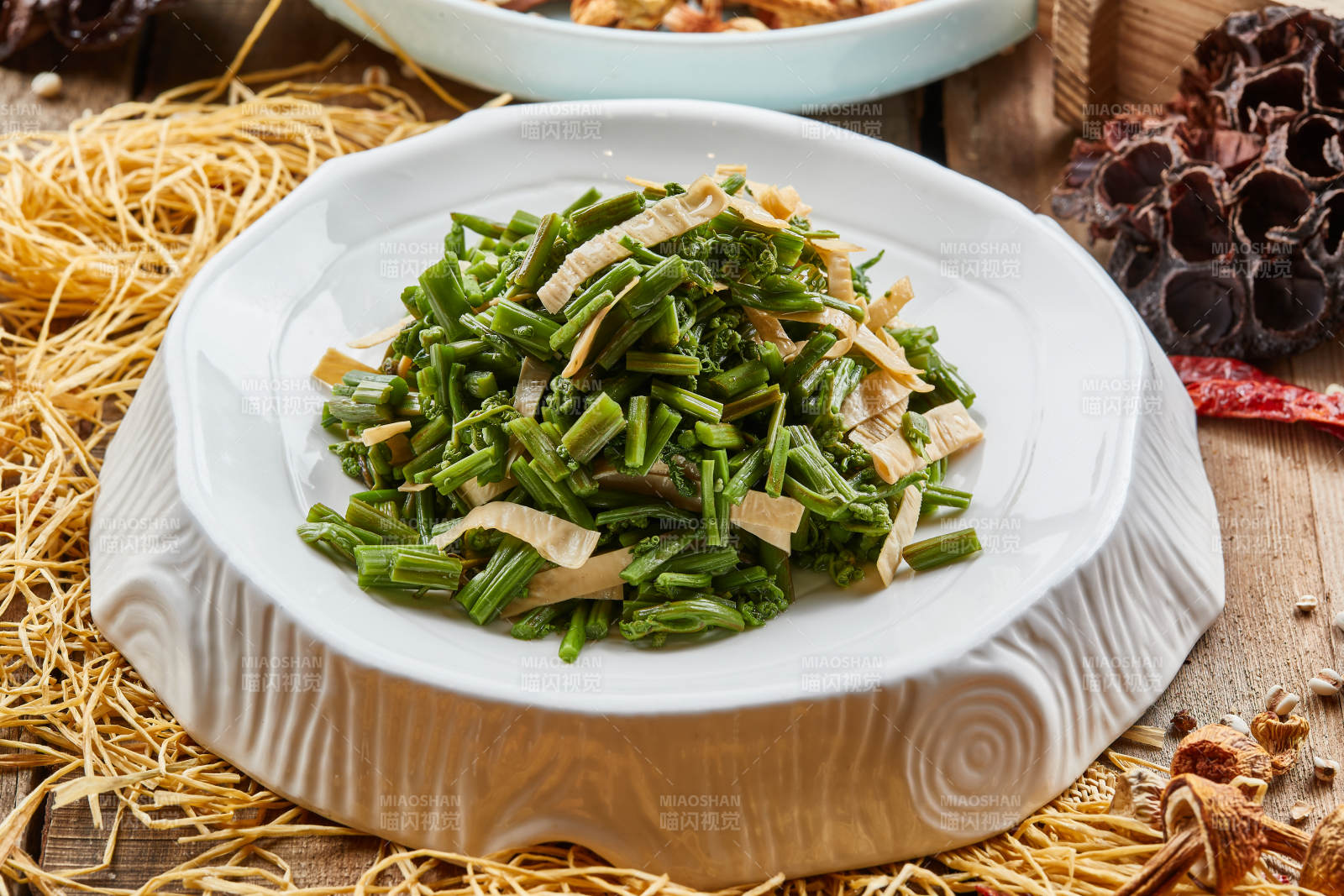 蕨菜油豆皮图片