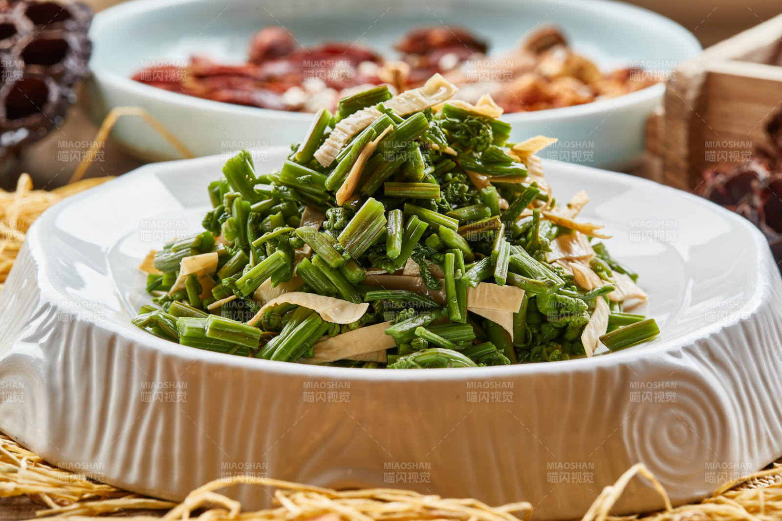 蕨菜油豆皮图片