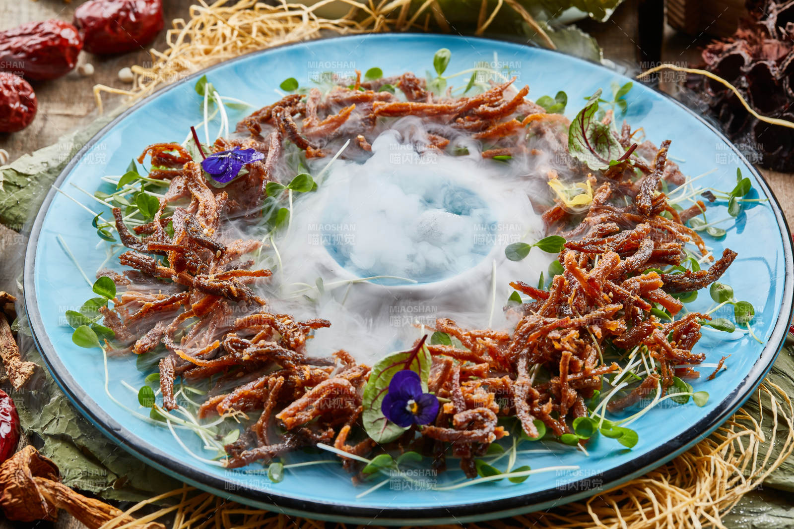 香椿豆苗油炸鱼丝图片