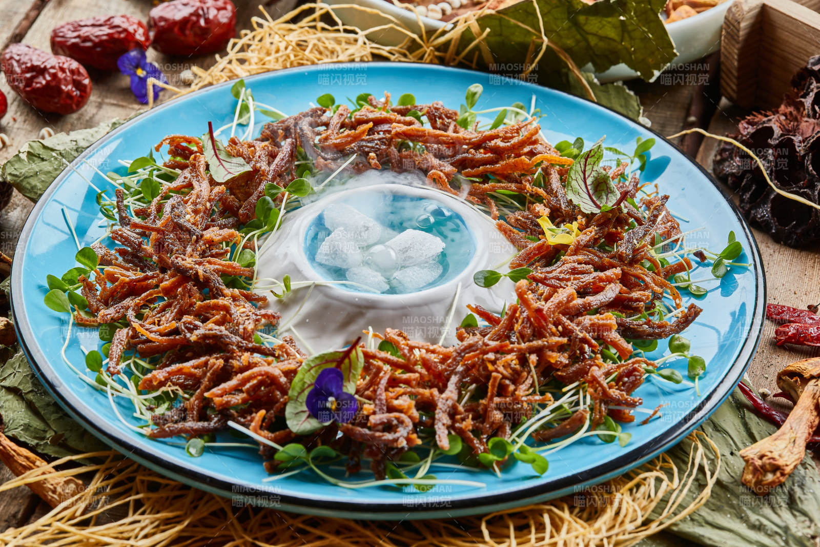 香椿豆苗油炸鱼丝图片