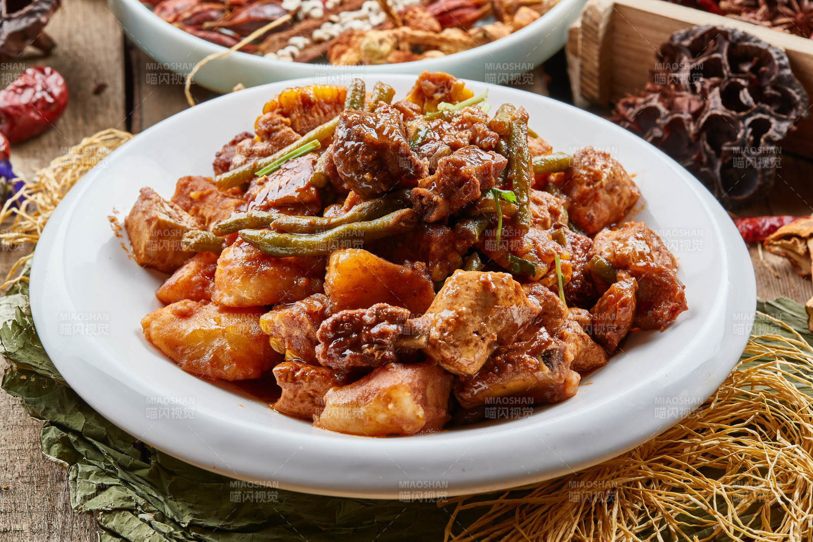 农家乱炖豆角豆腐土豆排骨图片